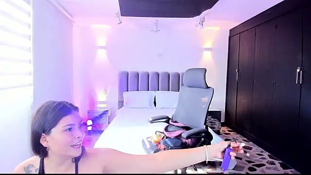 Snapshot of TifanyWhite_ chatting on January 2025 08:10:02 PM TifanyWhite online show from January 2025 08:10:02 PM