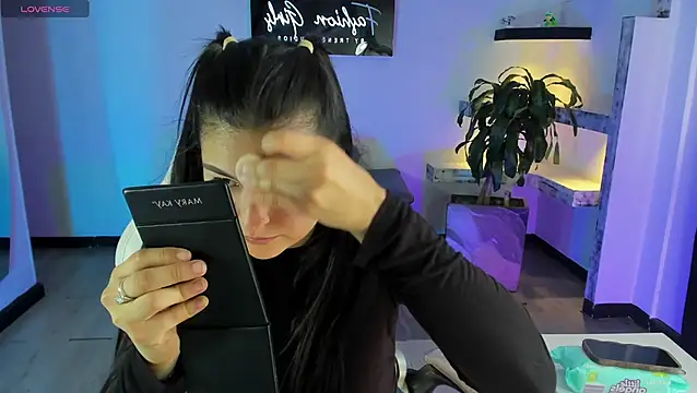 Snapshot of TifanyWhite_ chatting on February 2025 08:21:01 PM TifanyWhite online show from February 2025 08:21:01 PM