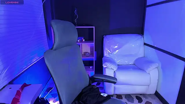 Snapshot of TifanyWhite_ chatting on February 2025 11:32:02 PM TifanyWhite online show from February 2025 11:32:02 PM