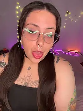 Snapshot of Mizztikaa chatting on July 2026 05:59:01 PM Mizztikaa online show from July 2026 05:59:01 PM