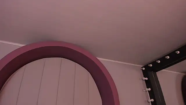 Snapshot of morganlake_ chatting on October 2025 03:40:01 AM morganlake online show from October 2025 03:40:01 AM