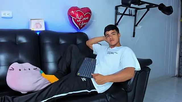 Rob saenz  online show from February 2025 01:15:02 PM