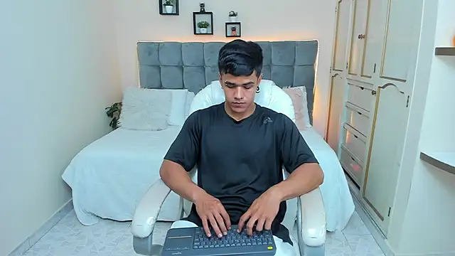 Rob saenz  online show from February 2025 01:28:02 PM