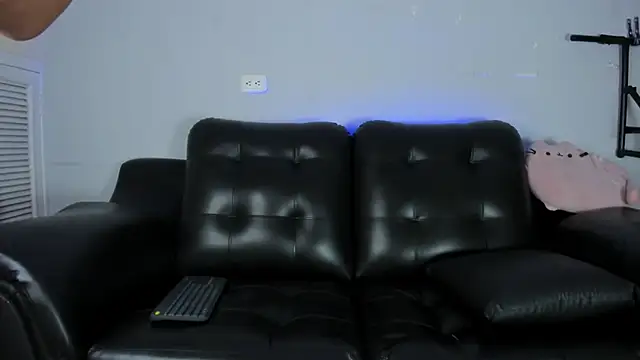 Rob saenz  online show from February 2025 01:49:02 PM