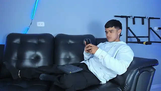 Rob saenz  online show from March 2025 03:59:01 PM