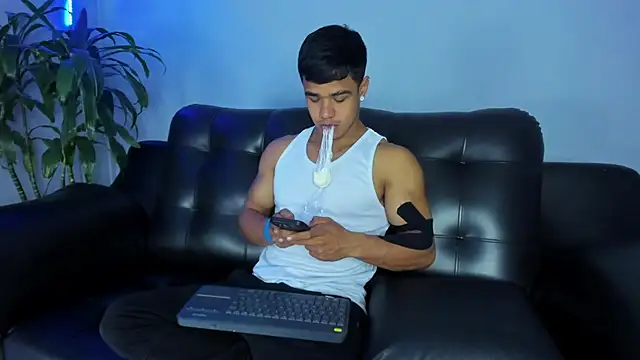 Rob saenz  online show from September 2025 02:33:02 PM