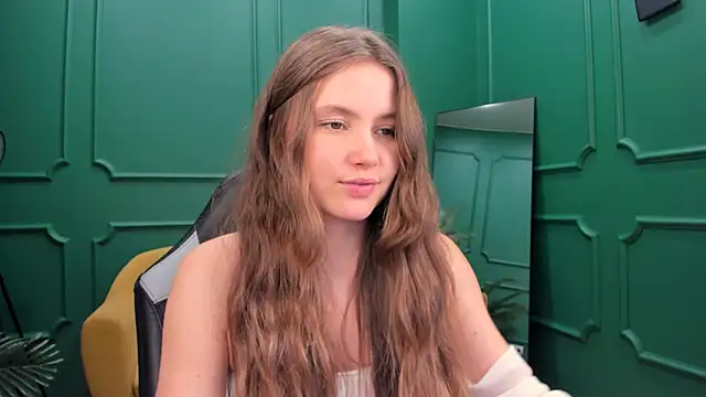 Snapshot of MaryannSoftt chatting on January 2025 06:23:01 PM MaryannSoftt online show from January 2025 06:23:01 PM