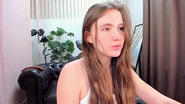 Snapshot of MaryannSoftt chatting on February 2025 06:26:01 PM MaryannSoftt online show from February 2025 06:26:01 PM