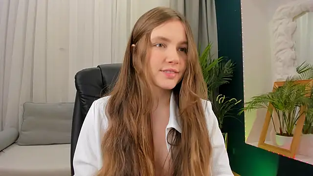 Snapshot of MaryannSoftt chatting on February 2025 03:26:01 PM MaryannSoftt online show from February 2025 03:26:01 PM