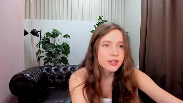 Snapshot of MaryannSoftt chatting on February 2025 06:32:02 PM MaryannSoftt online show from February 2025 06:32:02 PM