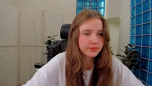 Snapshot of MaryannSoftt chatting on March 2025 03:18:02 PM MaryannSoftt online show from March 2025 03:18:02 PM