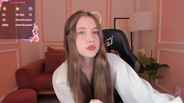 Snapshot of MaryannSoftt chatting on October 2025 04:35:02 PM MaryannSoftt online show from October 2025 04:35:02 PM