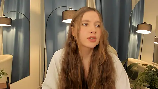 Snapshot of MaryannSoftt chatting on December 2025 03:21:02 PM MaryannSoftt online show from December 2025 03:21:02 PM