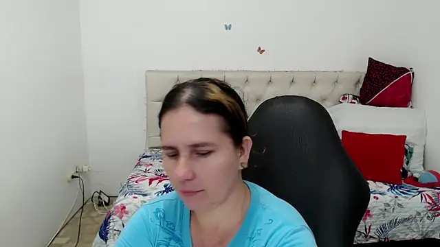 victoria jones online show from April 2026 02:20:01 PM