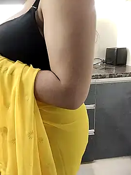 Snapshot of Diya_Chopra chatting on December 2024 05:07:01 AM Diya Chopra online show from December 2024 05:07:01 AM