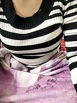 Snapshot of Diya_Chopra chatting on December 2024 11:00:02 AM Diya Chopra online show from December 2024 11:00:02 AM