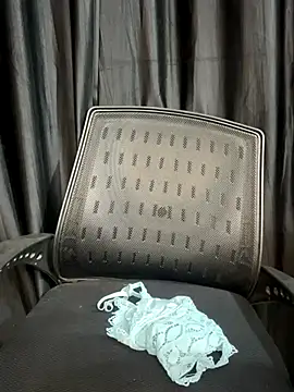 Snapshot of Diya_Chopra chatting on October 2025 03:48:01 AM Diya Chopra online show from October 2025 03:48:01 AM