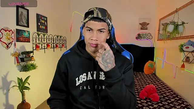 Damian latinxxx online show from February 2026 03:21:01 AM