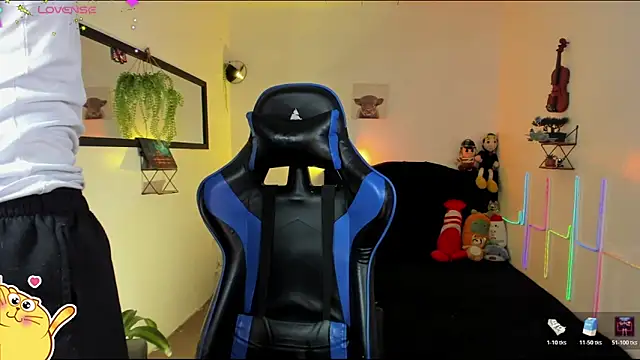 Damian latinxxx online show from March 2026 01:23:01 AM