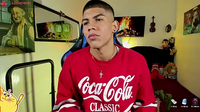 Snapshot of Damian_latinxxx chatting on April 2026 03:15:01 AM Damian latinxxx online show from April 2026 03:15:01 AM