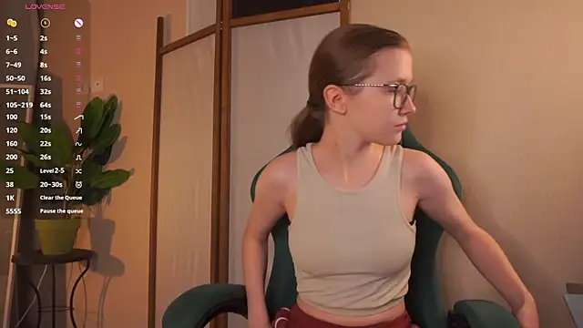 Snapshot of brendacom chatting on October 2025 04:20:02 PM brendacom online show from October 2025 04:20:02 PM