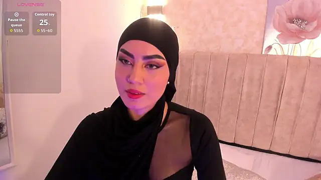 Snapshot of fatimarab chatting on November 2025 08:38:02 PM fatimarab online show from November 2025 08:38:02 PM