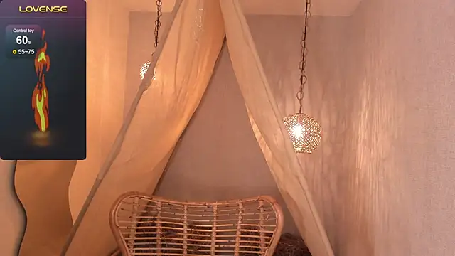 Snapshot of Ariella_Ruiz chatting on January 2025 06:27:01 PM Ariella Ruiz online show from January 2025 06:27:01 PM