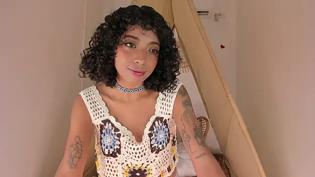 Snapshot of Ariella_Ruiz chatting on September 2025 12:50:02 PM Ariella Ruiz online show from September 2025 12:50:02 PM