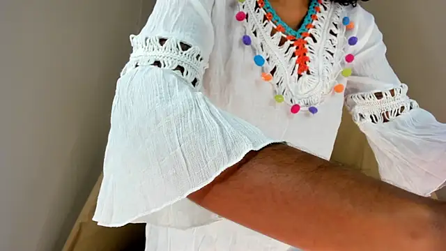 Snapshot of Ariella_Ruiz chatting on October 2025 12:04:01 PM Ariella Ruiz online show from October 2025 12:04:01 PM