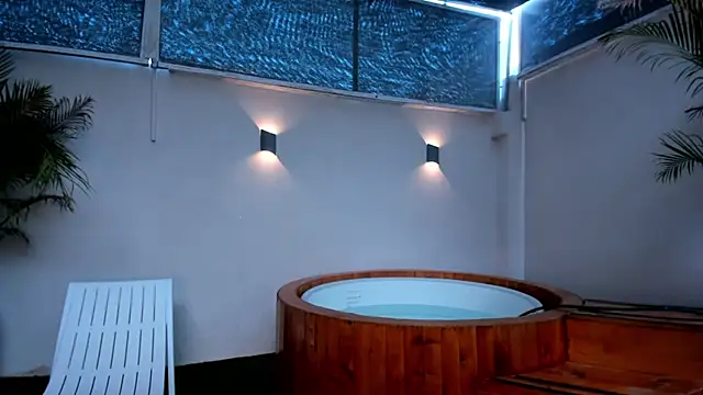 Snapshot of Ariella_Ruiz chatting on November 2025 02:08:01 PM Ariella Ruiz online show from November 2025 02:08:01 PM