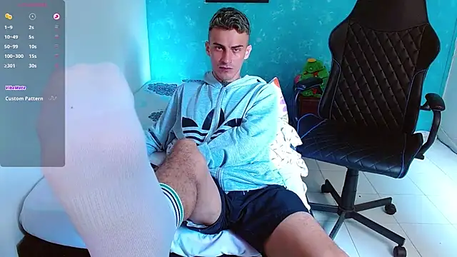 bray hotboy777 online show from December 2024 03:06:01 PM