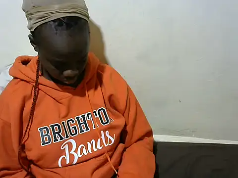 Snapshot of Thicky_kyla chatting on November 2025 08:41:02 PM Thicky kyla online show from November 2025 08:41:02 PM