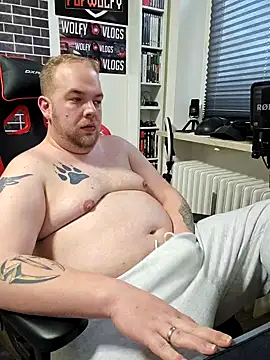 Snapshot of PupW0lfy chatting on January 2025 03:23:01 PM PupW0lfy online show from January 2025 03:23:01 PM