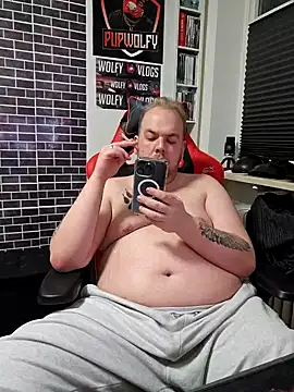 Snapshot of PupW0lfy chatting on January 2025 08:10:01 PM PupW0lfy online show from January 2025 08:10:01 PM