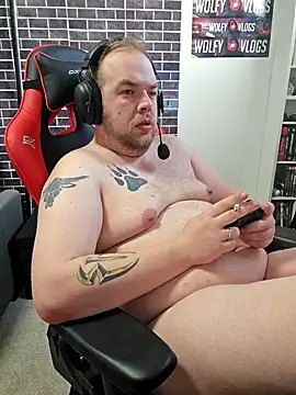 Snapshot of PupW0lfy chatting on January 2025 07:36:01 AM PupW0lfy online show from January 2025 07:36:01 AM