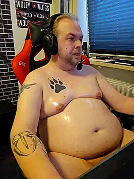 Snapshot of PupW0lfy chatting on February 2025 03:49:01 PM PupW0lfy online show from February 2025 03:49:01 PM