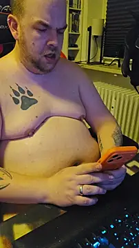 Snapshot of PupW0lfy chatting on January 2026 07:28:02 PM PupW0lfy online show from January 2026 07:28:02 PM