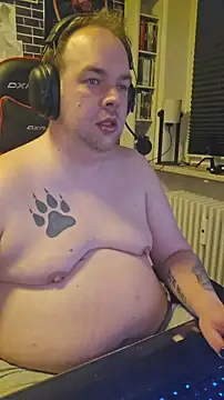 Snapshot of PupW0lfy chatting on February 2026 07:11:01 PM PupW0lfy online show from February 2026 07:11:01 PM