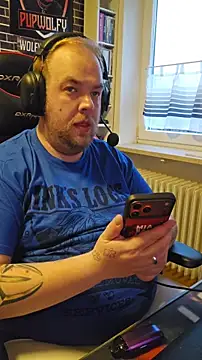 Snapshot of PupW0lfy chatting on April 2026 05:32:02 PM PupW0lfy online show from April 2026 05:32:02 PM