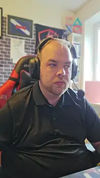 Snapshot of PupW0lfy chatting on April 2026 01:39:01 PM PupW0lfy online show from April 2026 01:39:01 PM