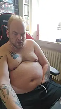 Snapshot of PupW0lfy chatting on April 2026 09:44:01 AM PupW0lfy online show from April 2026 09:44:01 AM