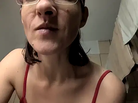 Snapshot of Milky_hairy_mommy chatting on November 2025 08:45:01 PM Milky hairy mommy online show from November 2025 08:45:01 PM