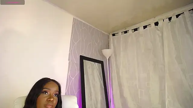 Britanymooree online show from December 2024 10:02:02 PM