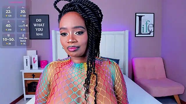 Britanymooree online show from December 2025 07:56:02 PM