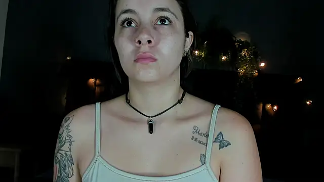 Snapshot of AmbarHills_1 chatting on October 2025 11:33:02 AM AmbarHills 1 online show from October 2025 11:33:02 AM