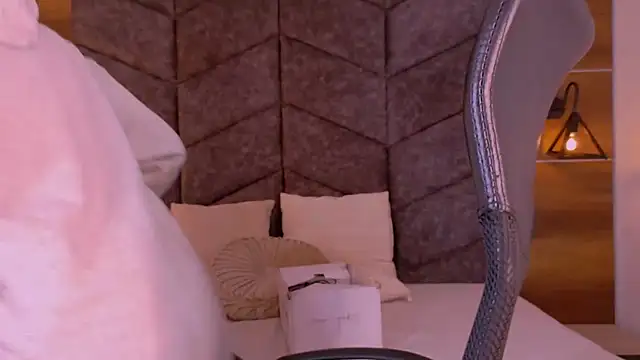 Snapshot of AmbarHills_1 chatting on November 2025 11:33:02 AM AmbarHills 1 online show from November 2025 11:33:02 AM