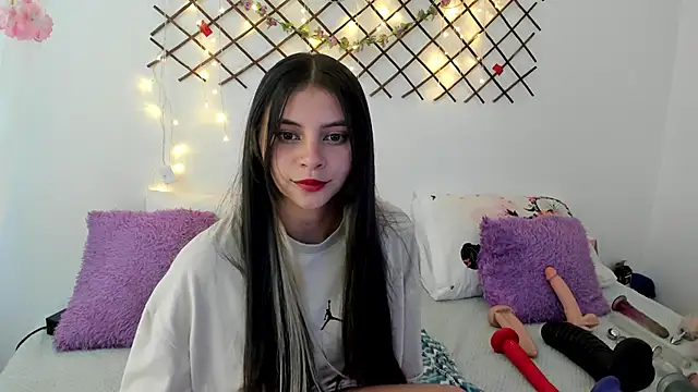 Snapshot of Ivanna_Bruner chatting on September 2025 07:38:01 PM Ivanna Bruner online show from September 2025 07:38:01 PM