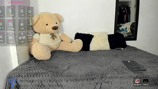 Snapshot of LittleParker chatting on November 2025 12:37:02 PM LittleParker online show from November 2025 12:37:02 PM