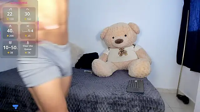 Snapshot of LittleParker chatting on December 2025 01:04:02 PM LittleParker online show from December 2025 01:04:02 PM