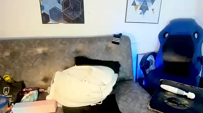 Snapshot of mia_foxts chatting on February 2025 05:40:01 AM mia foxts online show from February 2025 05:40:01 AM